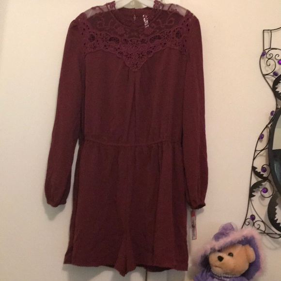 Burgundy long sleeve romper - Picture 1 of 3